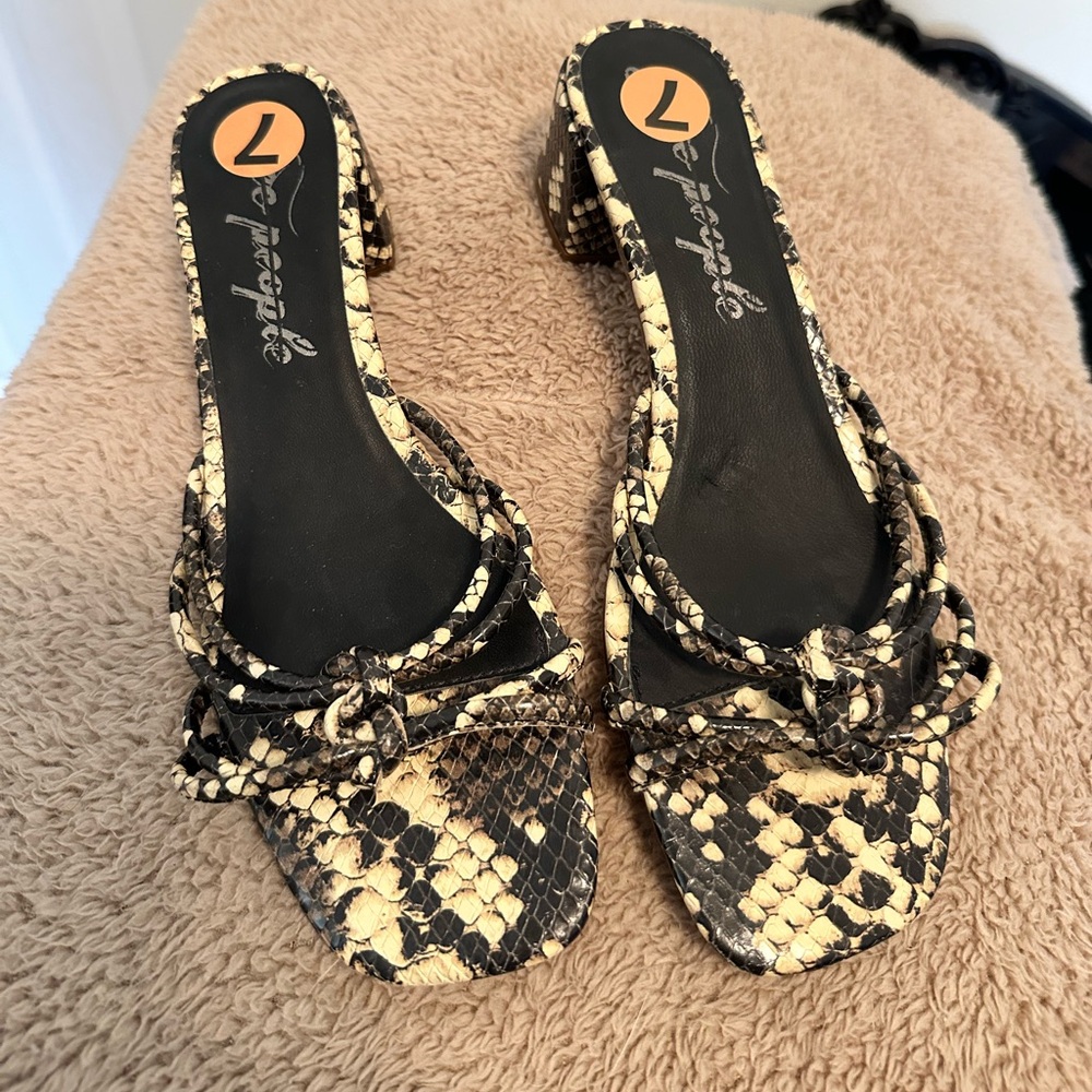 Free People Black and Cream Heels with Knotted Detail